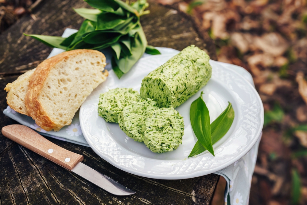 Žaliasis sviestas su meškiniu česnaku